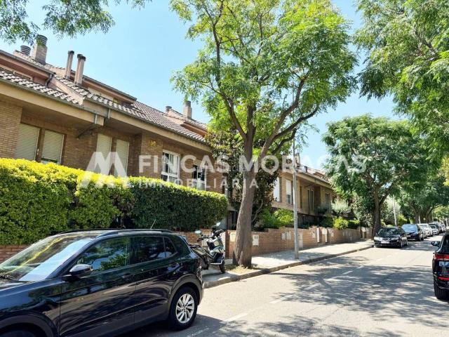 Casa adosada en venta en Sant Cugat del Vallès, Colomer. Venta de casa espaciosa en Sant Cugat del Vallès. Casas adosadas Sant Cugat del.