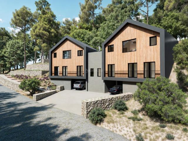 Casa en venta en Sant Cugat del Vallès, La Floresta. Casa pasiva sostenible con terreno privado y vistas al Parc de Collserola. Casas Sant Cugat del.