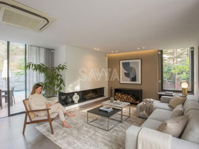 Casa en venta en Sant Cugat del Vallès, Les Planes. Espectacular casa independiente con piscina. Casas Sant Cugat del.
