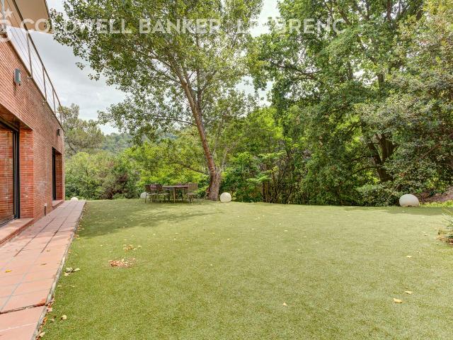Casa en venta en Sant Cugat del Vallès, Les Planes. Espectacular casa unifamiliar de 507 m² con piscina y jardín en Can Cortés. Casas Sant Cugat del.