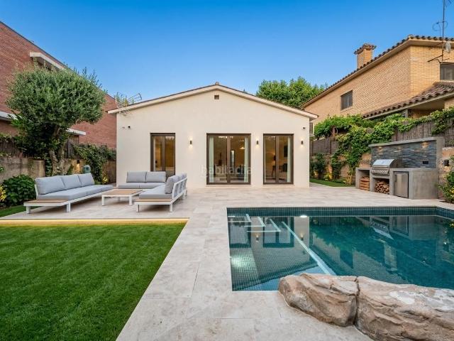 Casa en venta en Sant Cugat del Vallès, Mira sol. Casa o chalet independiente en venta en Calle de Bascònia. Casas Sant Cugat del.