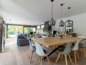 Casa en venta en Sant Cugat del Vallès, Mira sol. Espectacular casa de diseño con piscina en Mirasol. Casas Sant Cugat del.