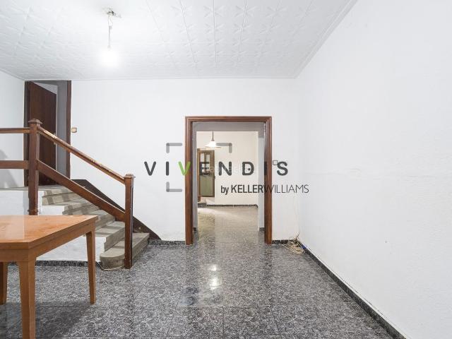 Casa en venta en Sant Andreu de la Barca. CASA DE PUEBLO DE 1900 EN EL CENTRO DE SANT ANDREU DE LA BARCA. Casas Sant Andreu de la.