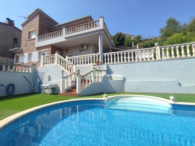 Casa en venta en Sant Andreu de la Barca. Preciosa casa con piscina. Casas Sant Andreu de la.