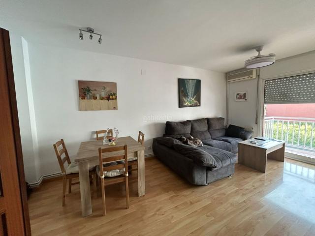 Casa en venta en Sant Adrià de Besòs, Sant Joan Baptista. Preciosa casa con mucho encanto. Luminosa, espaciosa y con grandes terrazas. Casas Sant Adrià de.