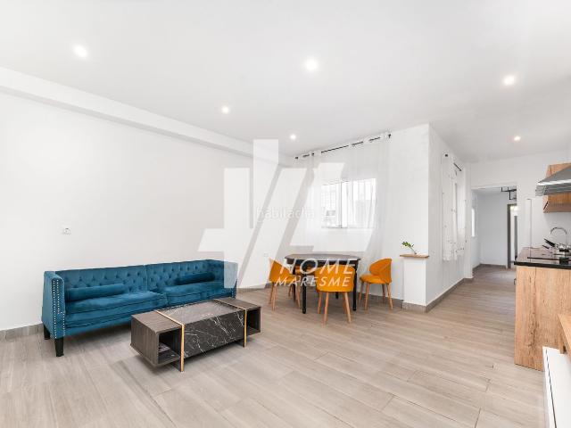 Casa en venta en Sant Adrià de Besòs, Sant Joan Baptista. Super casa a estrenar al lado inditex y estación tren con dos viviendas. Casas Sant Adrià de.