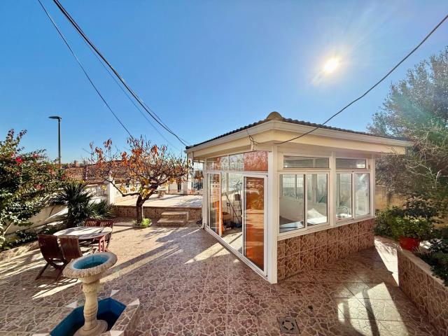 Casa en venta en Sant Boi de Llobregat, Els Canons Les Orioles Can Paulet. GRAN OPORTUNIDAD EN SANT BOI CASA 4 VIENTOS ESQUINERA. Casas Sant Boi de.