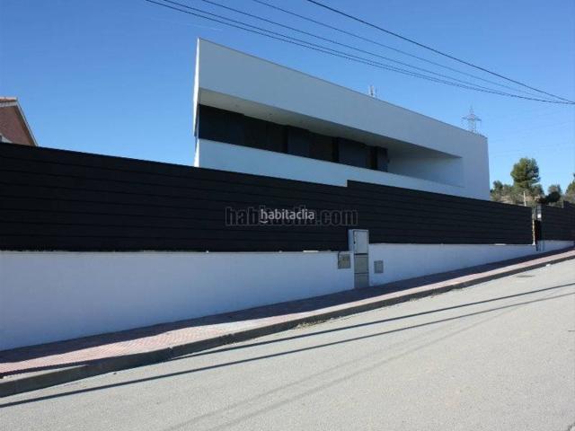 Casa en venta en Sant Esteve Sesrovires. Casa nueva. Casas Sant Esteve.