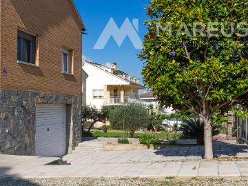 Casa en venta en Sant Esteve Sesrovires. Casas Sant Esteve.