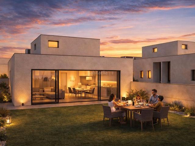 Casa en venta en Sant Esteve Sesrovires. Diseña tu hogar a medida en parcela plana con vistas. Casas Sant Esteve.