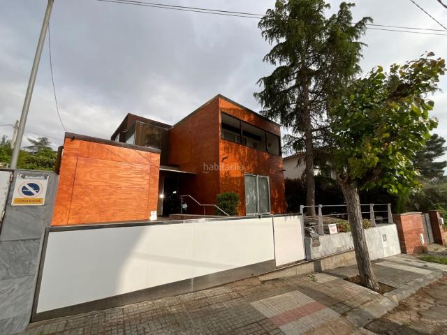 Casa en venta en Sant Esteve Sesrovires. HERMOSA CASA EN MARTORELL. Casas Sant Esteve.