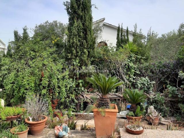 Casa en venta en Sant Esteve Sesrovires. Se vende chalet 4 hab en una finca de 800 m en Sant Esteve de Sesrovires. Casas Sant Esteve.