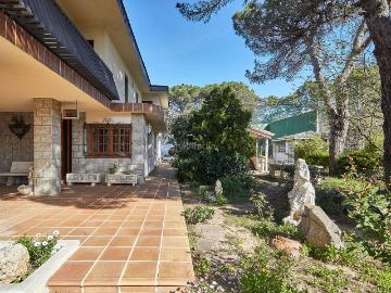 Chalet en venta en Sant Fost de Campsentelles. Espectacular vivienda independiente en Sant Fost de Campsentelles. Chalets Sant Fost de.