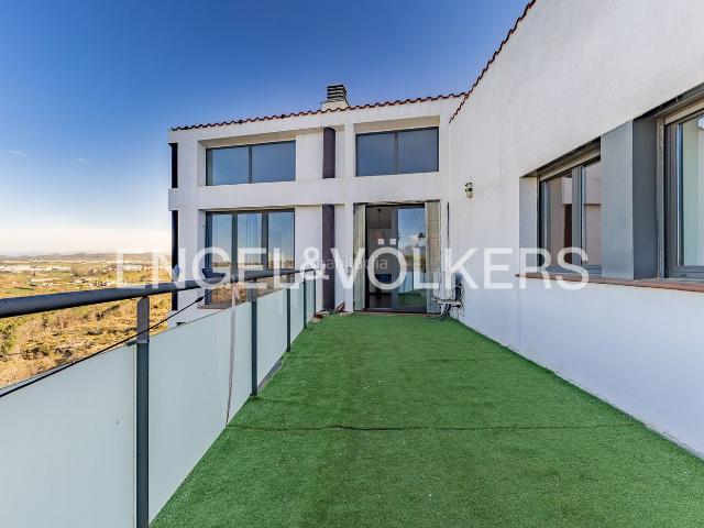 Casa en venta en Sant Fruitós de Bages. Casa en Les Brucardes con excelente orientación, luz y vistas. Casas Sant Fruitós de.