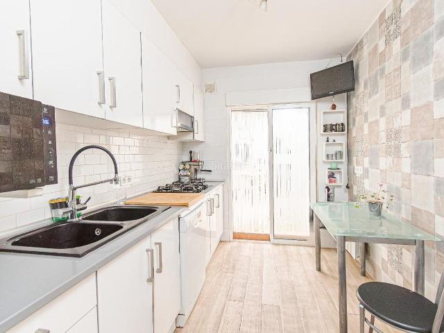 Casa en venta en Sant Joan de Moró. Casa de pueblo con patio, garaje y terraza edificable en Sant Joan de Moró. Casas Sant Joan de.
