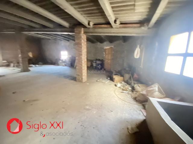 Casa en venta en Sant Joan de Moró. CASA EN SANT JOAN DE MORÓTe presentamos esta grandiosa casa esquinera de 550m2 construidos y dos plantas. En la planta baja encont. Casas Sant Joan de.