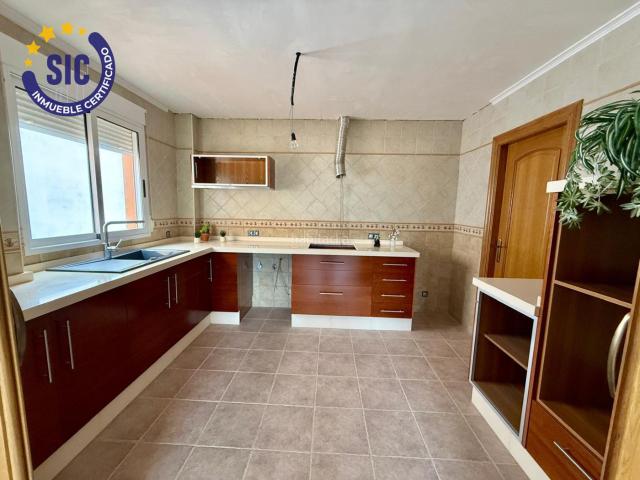 Casa adosada en venta en Sant Joan de Moró. OPORTUNIDAD ÚNICA DE INVERSIÓN. VIDA EN FAMILIA! EDIFICIO COMPLETO, LO ESTRENAS TÚ!. Busca un lienzo en blanco para construir el h. Casas adosadas Sant Joan.
