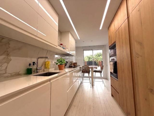 Casa en venta en Sant Joan Despí, Centre. Casa o chalet independiente en venta en Creu d'en Muntaner. Casas Sant Joan.
