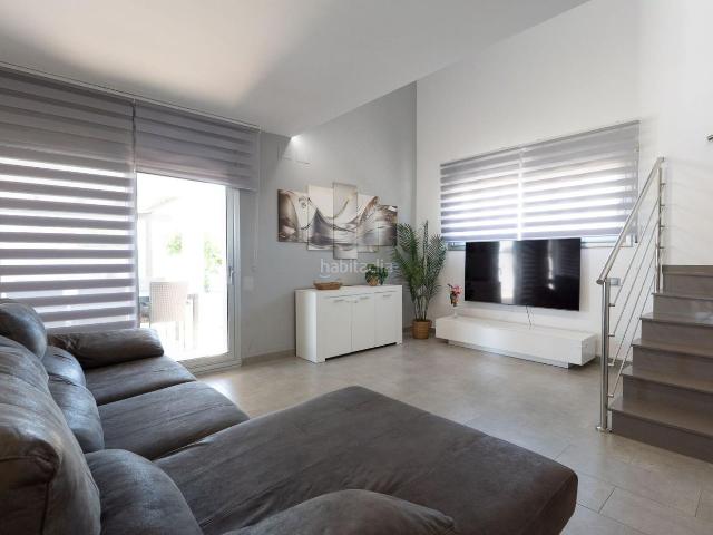 Casa en venta en Sant Jaume d´Enveja Costa Dorada. Casa unifamiliar moderna con gran espacio exterior en Sant Jaume dEnveja. Casas Sant Jaume.