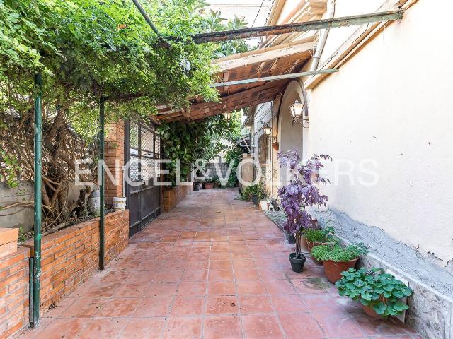 Casa en venta en Sant Just Desvern, Centre. Casa a 4 vientos a reformar en el centro de SantJust. Casas Sant Just.