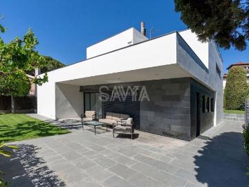 Casa en venta en Sant Just Desvern, Centre. Preciosa casa unifamiliar en St. Just Desvern. Casas Sant Just.