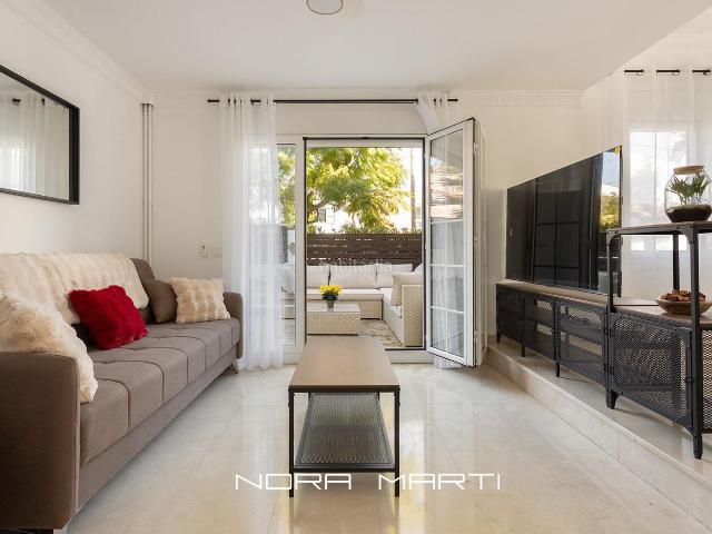 Casa en venta en Sant Just Desvern, La Plana Bellsoleig. Casa unifamiliar para estrenar en la tranquila zona de La PlanaBellsoleig. Casas Sant Just.