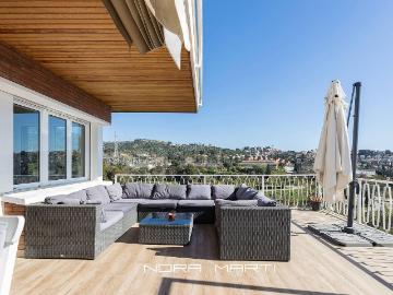 Casa en venta en Sant Just Desvern, La Plana Bellsoleig. Casa independiente con piscina privada y jardín en la exclusiva zona de La Plana Bellsoleig. Casas Sant Just.