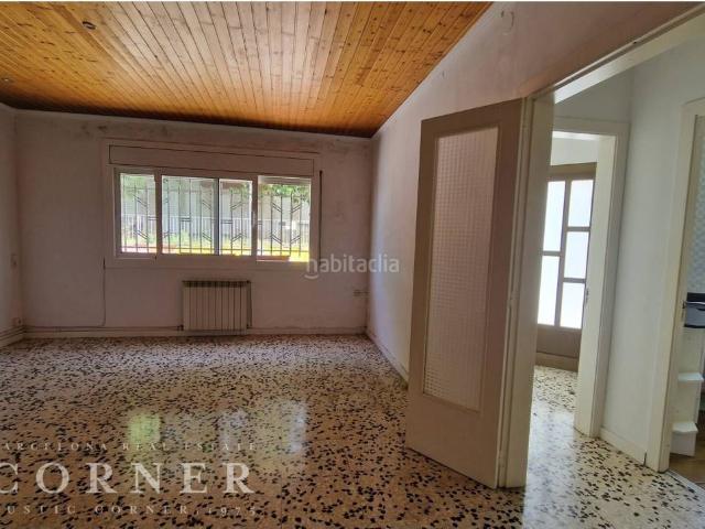 Casa en venta en Sant Llorenç d´Hortons. Casa en una sola planta, en el centro de Sant Llorenç dHortons. Casas Sant Llorenç.