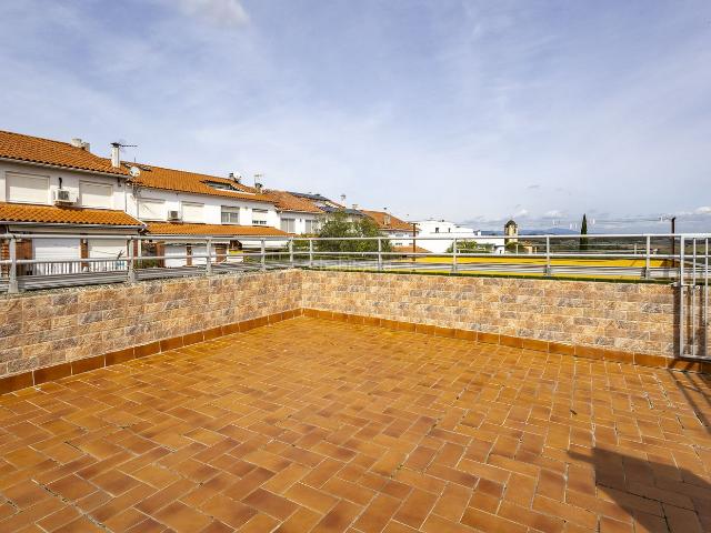 Casa en venta en Sant Llorenç d´Hortons. Descubra un refugio de lujo en Sant Llorenç dHortons. Casas Sant Llorenç.