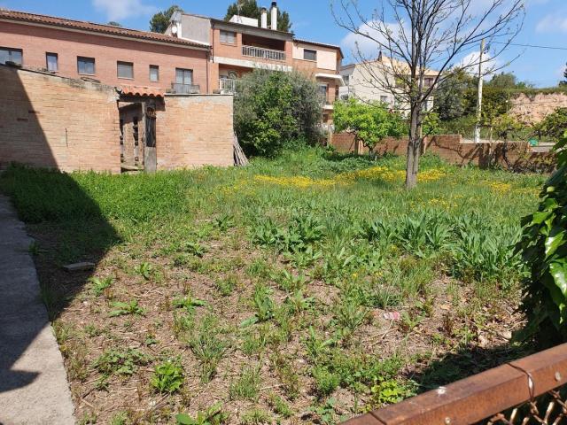 Casa en venta en Sant Martí de Tous. CASA EN VENDA A SANT MARTÍ DE TOUS GARATGE PIS GOLFES JARDÍ PARCEL.LA 400m2. Casas Sant Martí de.