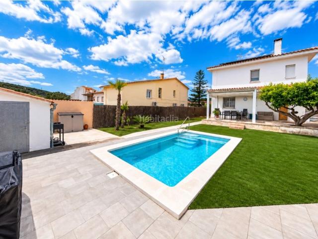 Casa en venta en Sant Martí Sarroca. Chalet independiente a cuatro vientos con jardín y piscina en Sant Martí Sarroca. Casas Sant Martí.