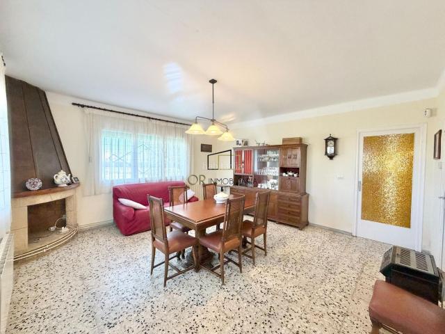 Casa en venta en Sant Martí Sarroca. Encantadora casa en una sola planta con jardín y 4 habitaciones en Can Croset. Casas Sant Martí.