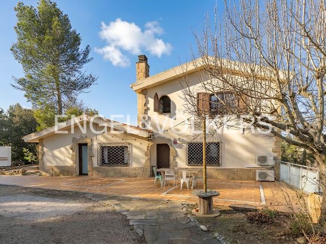 Casa en venta en Sant Salvador de Guardiola. Espléndida casa con amplio terreno en El Pinyot Sant Salvador G. Casas Sant Salvador de.