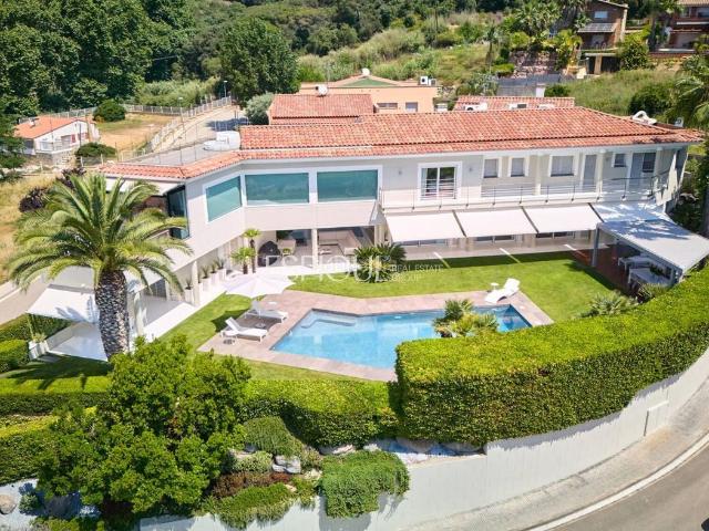 Casa en venta en Sant Pol de Mar, Urbanitzacions. Refugio definitivo de lujo en Sant Pol de mar. Casas Sant Pol de.