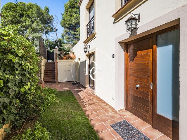 Casa en venta en Sant Pere de Ribes, Vallpineda Rocamar. Casa de 158 m2 con vistas en venta en Vallpineda, Sant Pere de Ribes. Casas Sant Pere de.