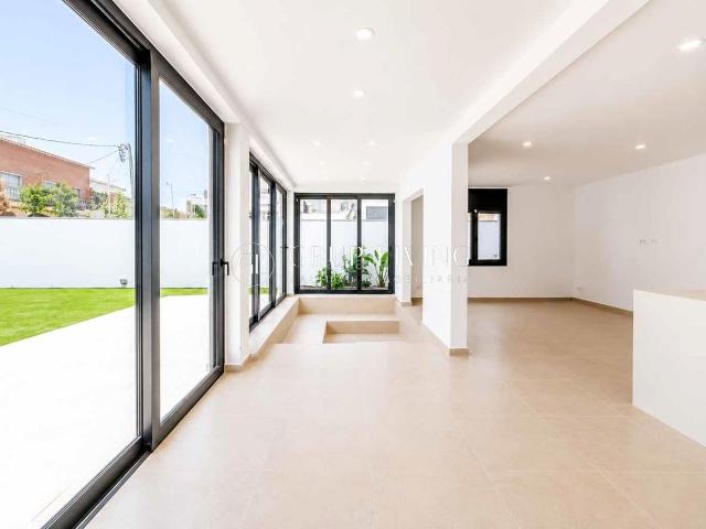 Casa en venta en Sant Pere de Ribes, Vallpineda Rocamar. EXCLUSIVA VIVIENDA DE DISEÑO CONTEMPORÁNEO EN ROCAMAR, A UN PASO DE SITGES. Casas Sant Pere de.