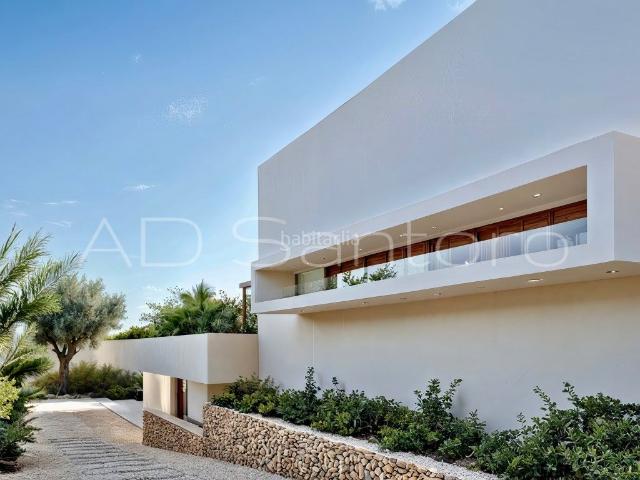 Casa en venta en Sant Pere de Ribes, Vallpineda Rocamar. Exclusiva vivienda seminueva en Vallpineda con impresionantes vistas a Sitges. Casas Sant Pere de.