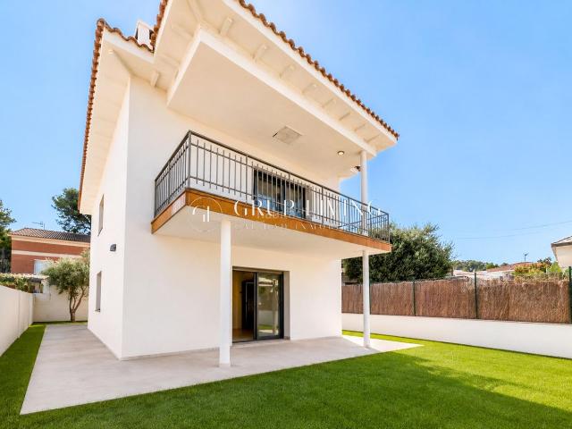 Casa en venta en Sant Pere de Ribes, Vallpineda Rocamar. EXCLUSIVA VIVIENDA UNIFAMILIAR TOTALMENTE REHABILITADA JUNTO A SITGES. Casas Sant Pere de.