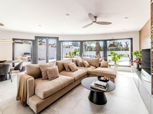 Casa en venta en Sant Pere de Ribes, Vallpineda Rocamar. VIVIENDA DE LUJO ORIENTADA AL MAR EN VALLPINEDA. Casas Sant Pere de.