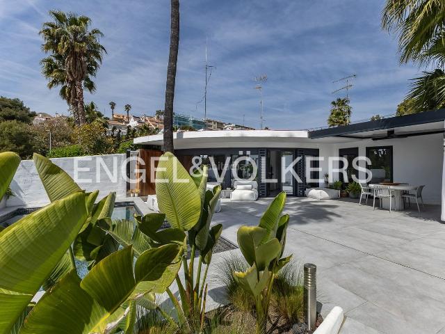 Casa en venta en Sant Pere de Ribes, Vallpineda Rocamar. Villa exclusiva de una sola planta con acabados de lujo en Vallpineda diseño contemporáneo y máxima comodidad. Casas Sant Pere de.