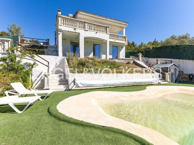 Casa en venta en Sant Pere de Ribes, Can Lloses Can Marcer. Villa Paradise alto standing con licencia turísitca y gran rentabilidad. Casas Sant Pere de.
