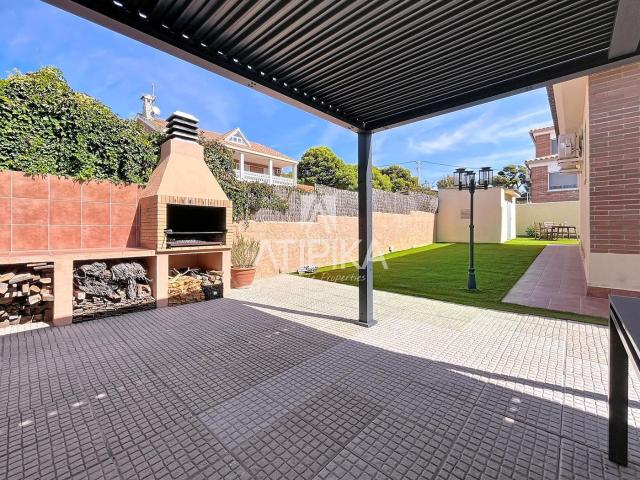 Casa en venta en Sant Pere de Ribes, Mas d´En Serra Els Cards. Chalet independiente en venta en Mas dEn Serra. Casas Sant Pere de.