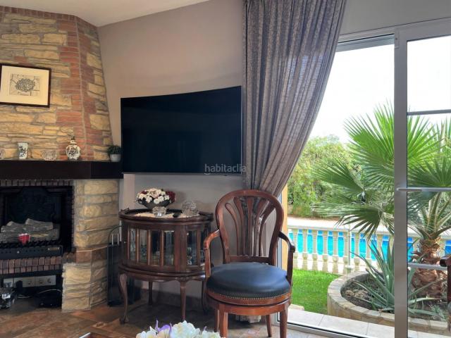 Casa en venta en Sant Pere Pescador Costa Brava. Bonita casa con jardí privado y piscina con vistas al club Nautico, Sant Pere Pescador, Alt Empordà. Casas Sant Pere.