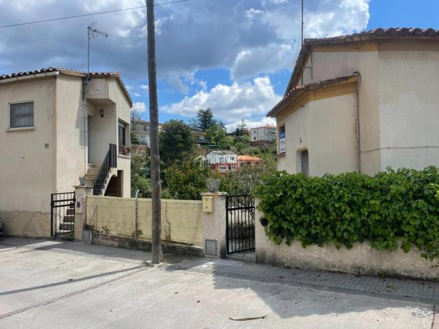 Casa en venta en Sant Quintí de Mediona. 2 casas en una misma parcela!. Casas Sant Quintí de.