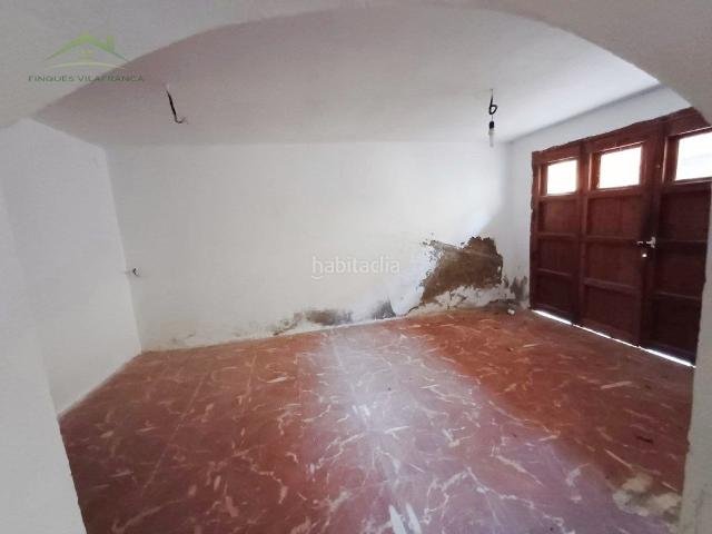 Casa en venta en Sant Quintí de Mediona. Amplia vivienda unifamiliar adosada con gran potencial en Sant Quintí de Mediona. Casas Sant Quintí de.