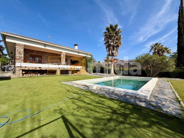 Casa en venta en Sant Quirze del Vallès, Can Llobateres Can Pallars. EXCLUSIVA CASA A 4 VIENTOS CON JARDÍN Y PISCINA en Sant Quirze del Vallès. Casas Sant Quirze del.
