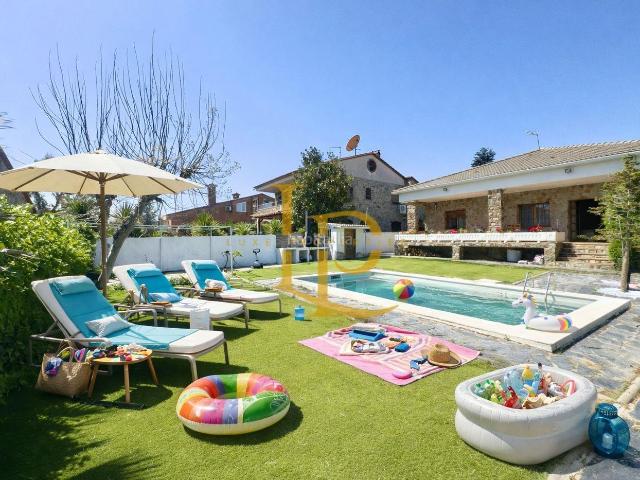 Casa en venta en Sant Quirze del Vallès, Can Llobateres Can Pallars. VIVE EN UNA CASA ÚNICA: CHALET INDEPENDIENTE CON JARDÍN, PISCINA. Casas Sant Quirze del.
