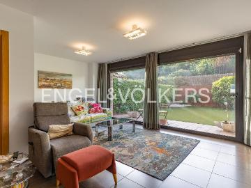 Casa en venta en Sant Quirze del Vallès, Sant Quirze Parc Vallsuau Castellet. Elegante casa adosada con vistas en el Mirador. Casas Sant Quirze del.