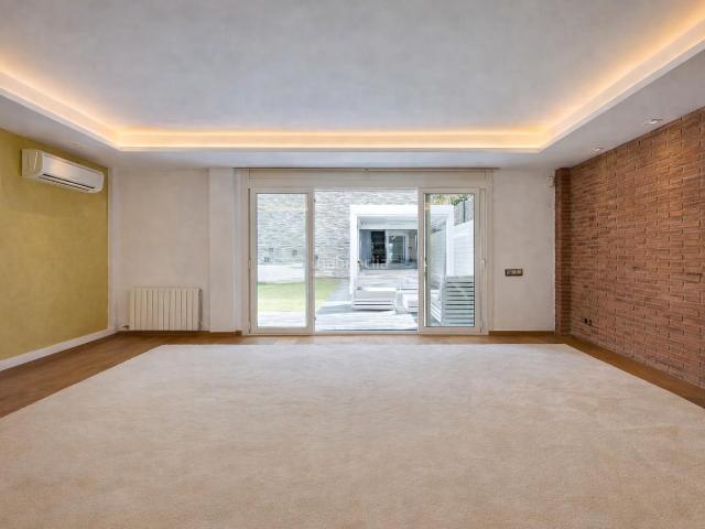 Casa en venta en Sant Quirze del Vallès, Poble Sec. Casa Chalet adosado en venta. Casas Sant Quirze del.
