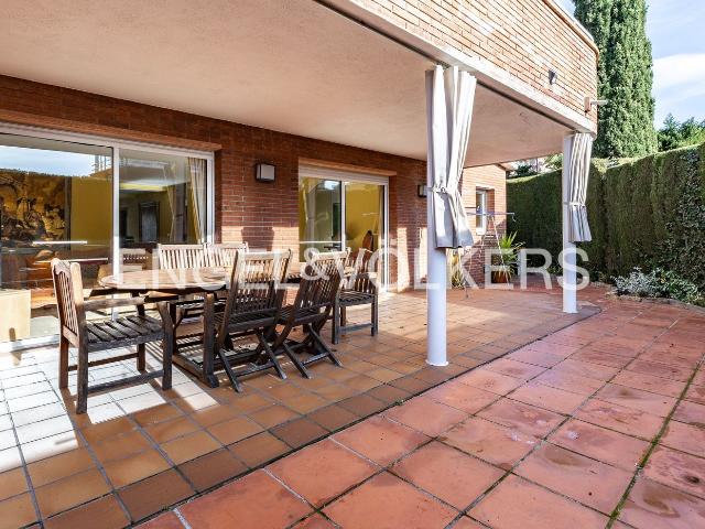 Casa en venta en Sant Vicenç de Montalt, Sant Vicenç Platja. Excelente casa espaciosa y con vistas al Mar y Montaña en Sant Vicenç de Montalt. Casas Sant Vicenç de.
